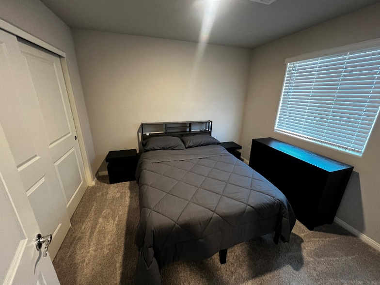 Building Photo - 7377 Dragonfruit Ave