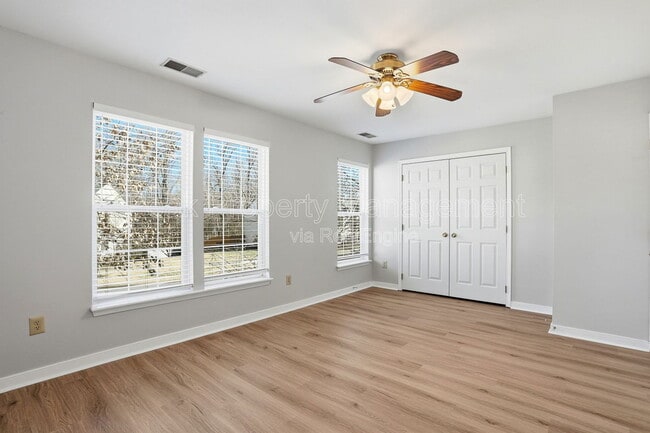 Building Photo - 2930 Queensland Dr