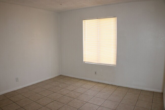Building Photo - Charming 2 Bedroom, 1 Bath in California City, CA!