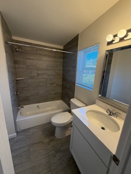 Building Photo - 156 Smithtown Blvd