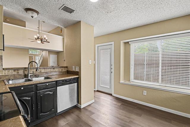 Building Photo - 6940 Cheswick Dr