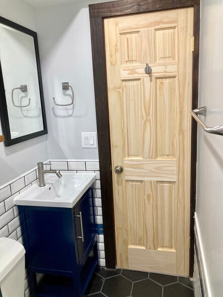 Brand new Bathroom - 1071 Greene Ave