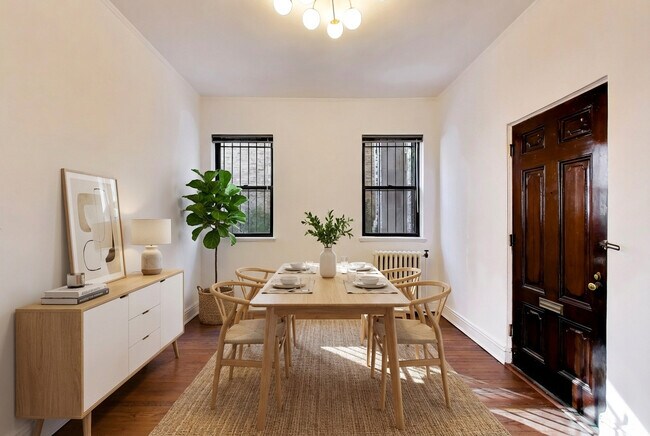 Building Photo - 431 W Oakdale Ave