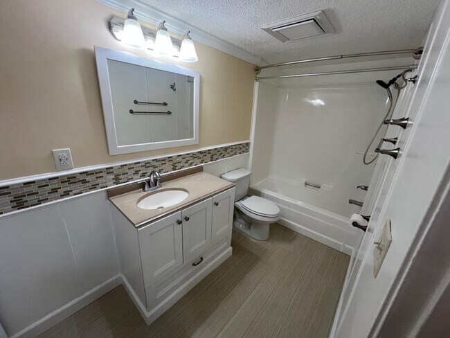 Building Photo - 6620 Willow Pointe Dr NW