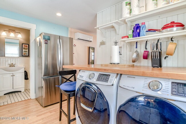 Building Photo - 127 Lawrence Ave