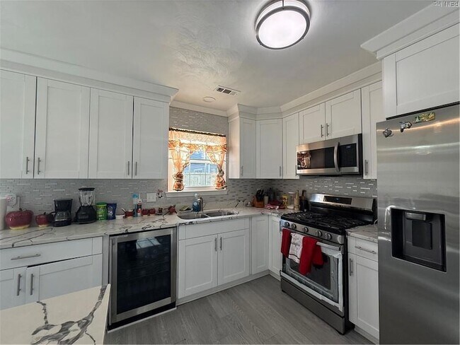 Building Photo - 2012 Springside Ct