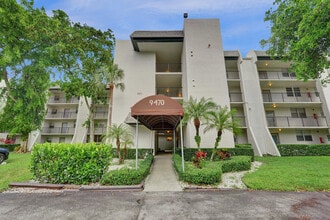 Building Photo - 9470 Poinciana Pl