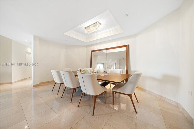 Building Photo - 848 Brickell Key Dr