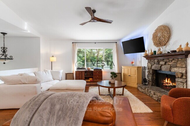 Building Photo - 12 Wood Rd