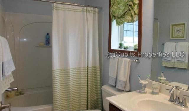 Building Photo - 15622 60th Ave N