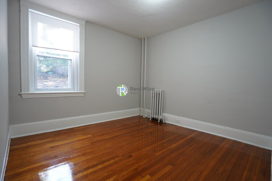 Building Photo - 146 Chiswick Rd