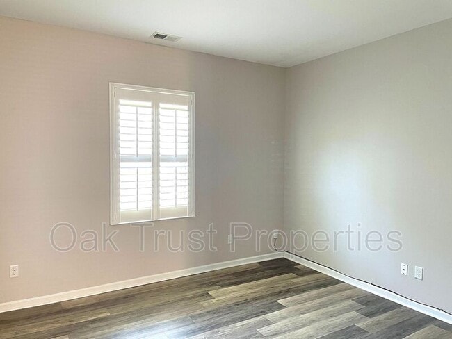 Building Photo - 4830 Hawkins Dr