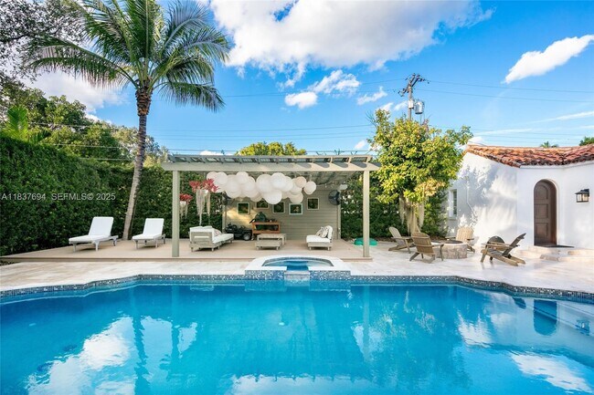 Building Photo - 113 NE 101st St