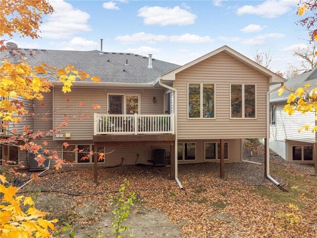 Building Photo - 9280 Blackoaks Ct N