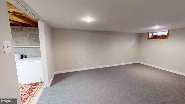 Building Photo - 72 Whethersfield Cir