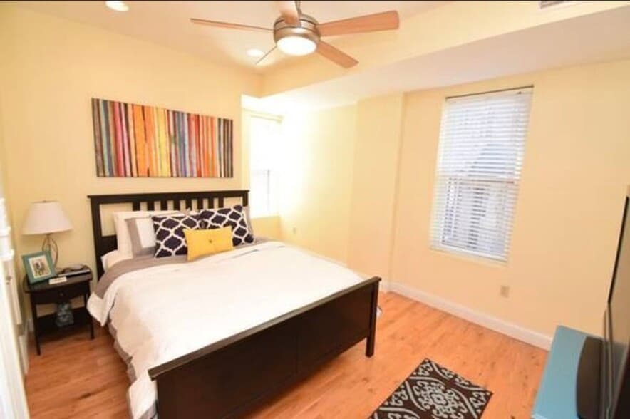 Building Photo - 4376 Olive St