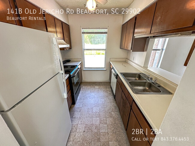 Building Photo - 141B Old Jericho Rd Beaufort, SC 29902-