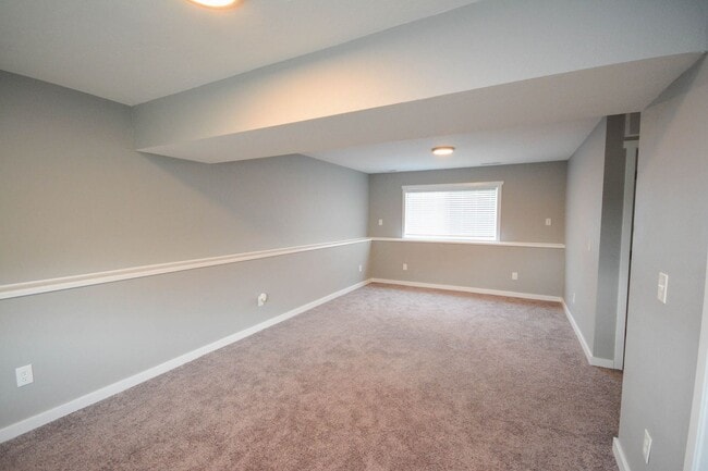 Building Photo - Gorgeous 4br home on nice lot with no backyard neighbors!