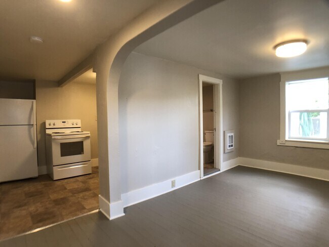 Building Photo - 646 Washington Ave