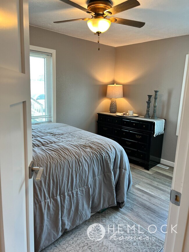 Building Photo - 601 S 1st St