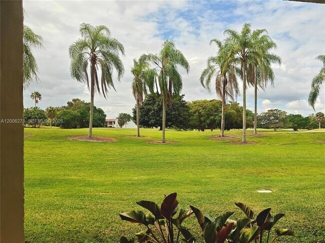 Building Photo - 16300 Golf Club Rd