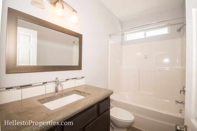 Building Photo - 437 NW 14th St