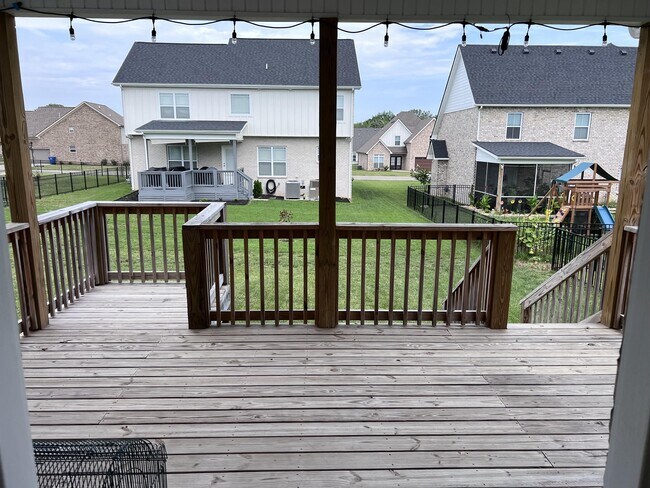 Building Photo - 557 Dexter Dr