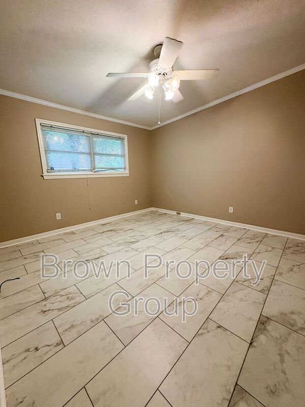 Building Photo - 3202 Cluny Dr