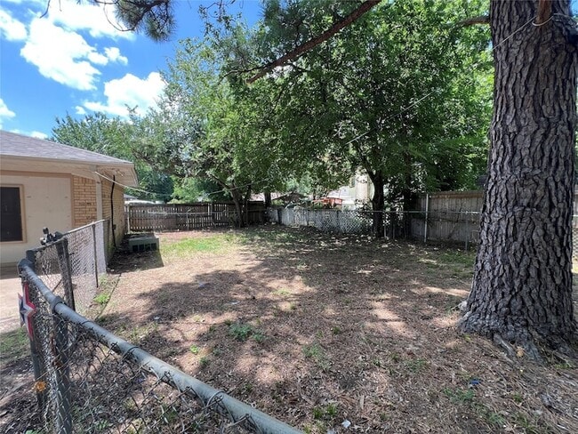 Building Photo - 513 Stewart Ln