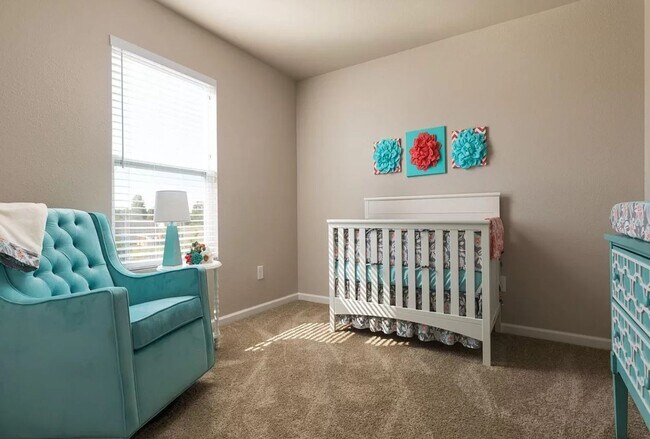 Building Photo - Newer Home near Outstanding Schools!