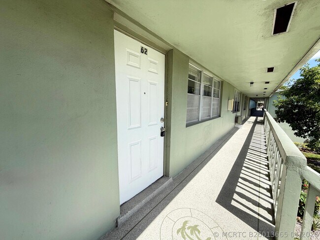 Building Photo - 62 Easthampton C