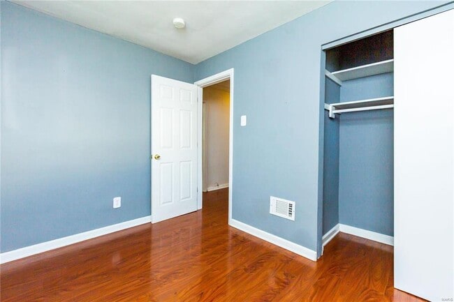 Building Photo - 5935 Victoria Ave