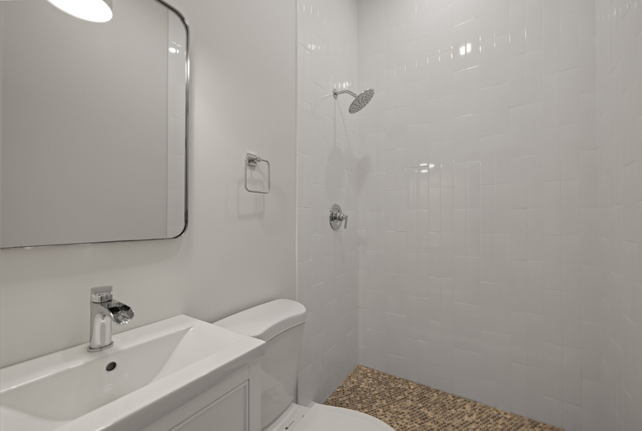 Building Photo - 22 Paris St