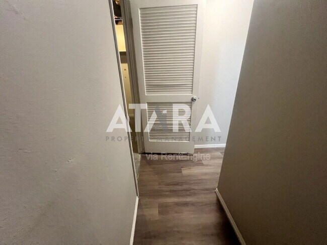 Building Photo - 4247 S Hwy 89