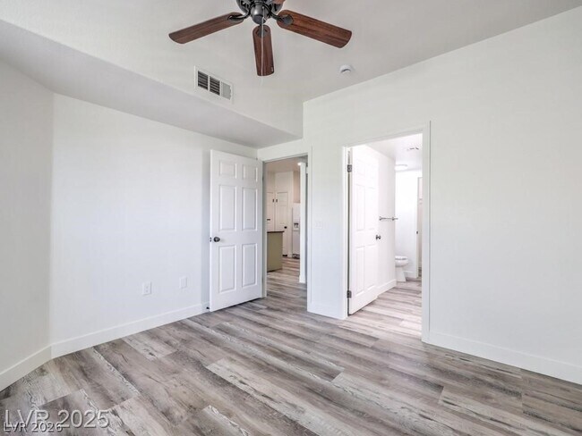 Building Photo - 10001 Peace Way