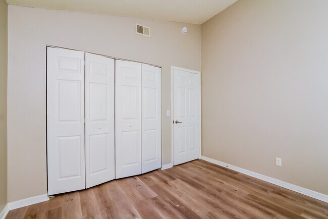 Building Photo - Inviting Home in Sanford, FL