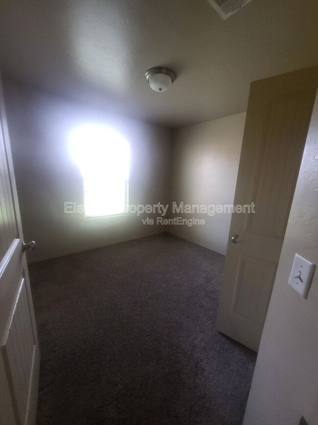 Building Photo - 923 West Prairie Wind Way