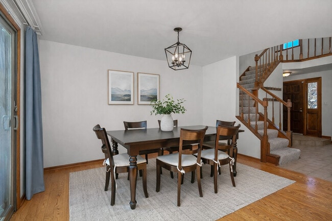 Building Photo - 107 E Winchester Rd