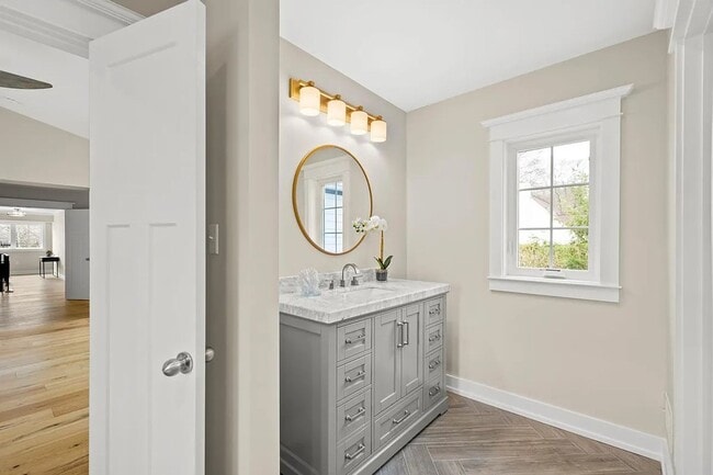 Building Photo - 5 Bed 5 Bath Single Family Home in Edgeworth