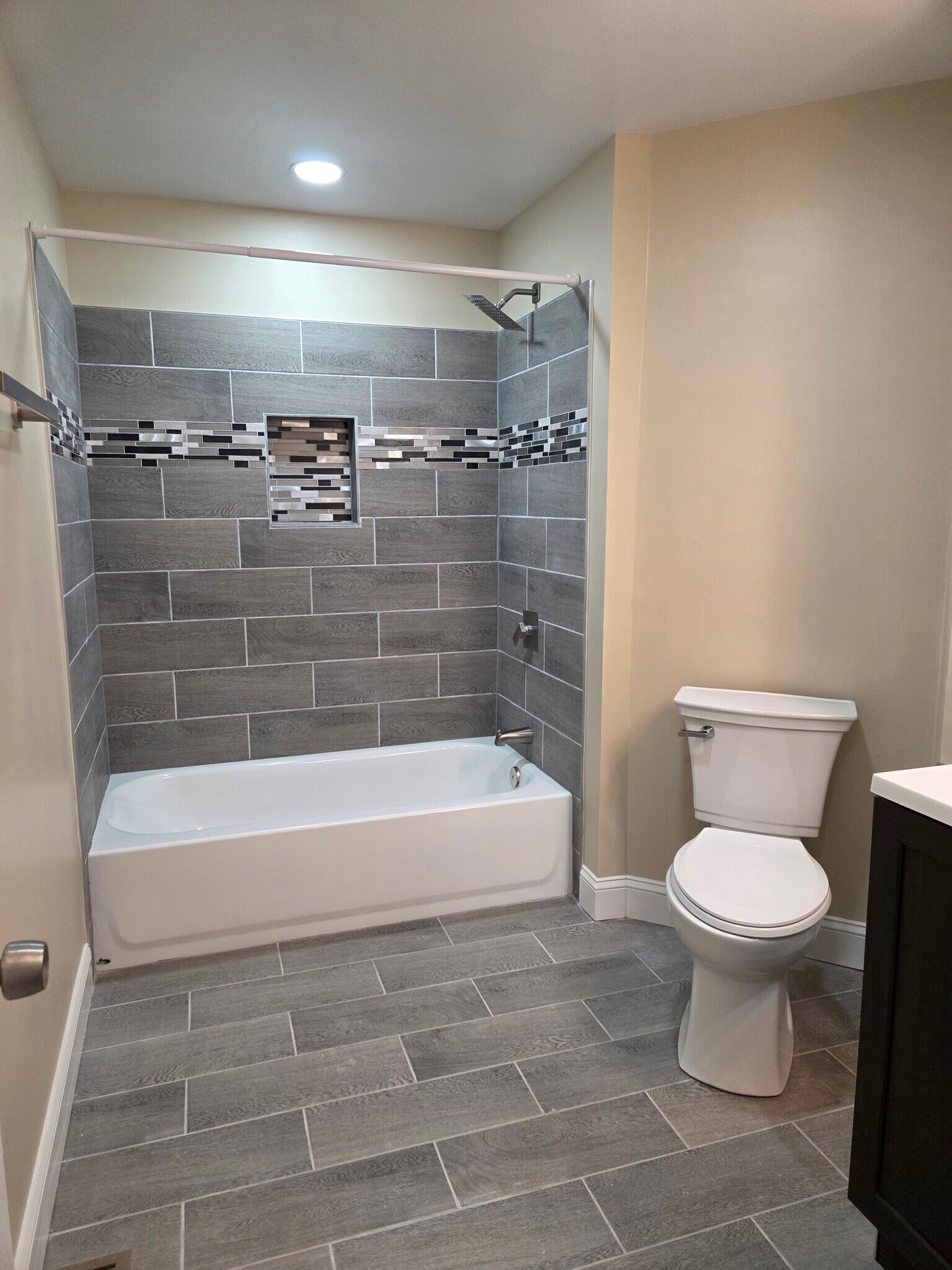 Building Photo - 4239 Glenn Dale Rd