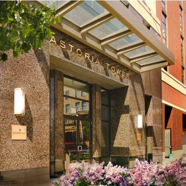 Building Photo - 8 E 9th St