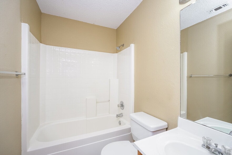 Building Photo - 2605 Trabuco Canyon Rd