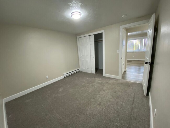 Building Photo - RENOVATED 1BD/1BA LOWER SOUTH HILL APT | A/C | DW | PET FRIENDLY | AVAIL UPON REQUEST