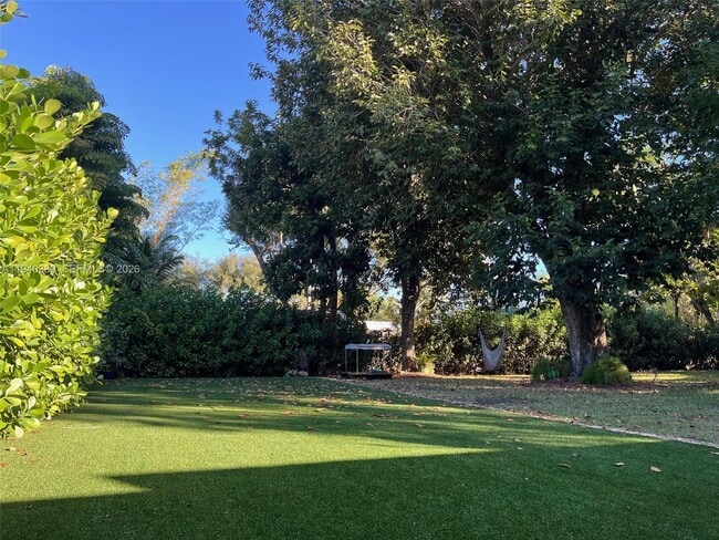 Building Photo - 7975 Sunset Dr