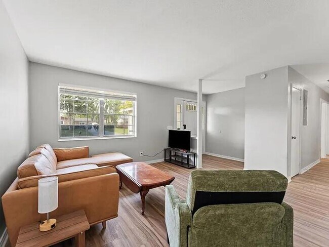 Building Photo - 7739 Pinnacle Dr