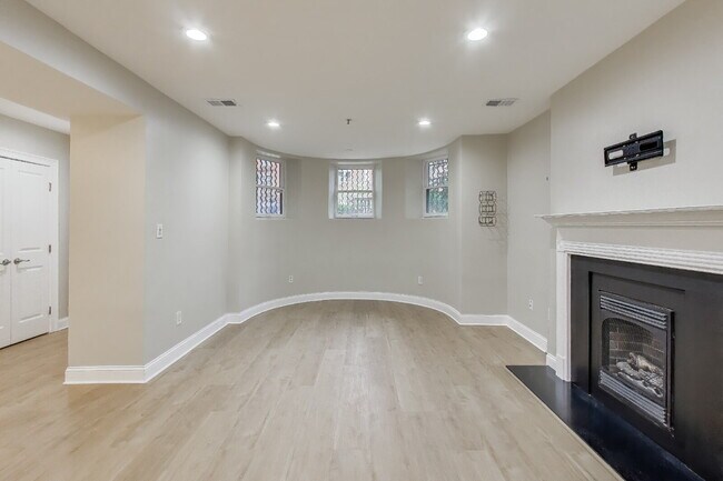 Building Photo - 1306 Rhode Island Ave NW