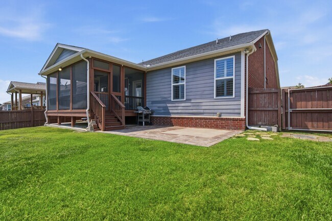 Building Photo - 5036 Winslow Dr