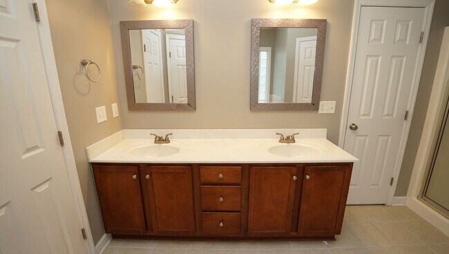 Building Photo - 147 Moonstone Ct