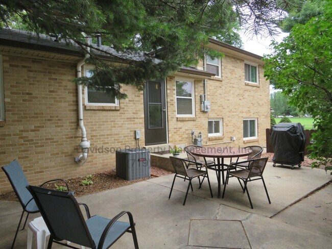 Building Photo - Beautiful Updated 4 Bedroom Near Garden of...