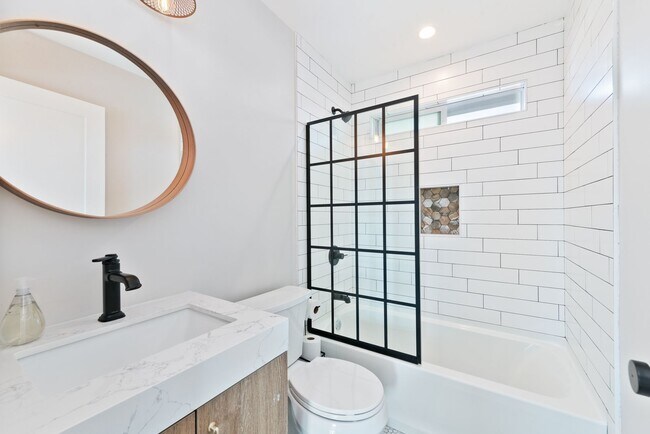 Building Photo - Costa Mesa, Panoramic Views, Pool - Fully ...